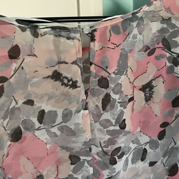 LC Sheer Blouse 🌸 - Picture 4 of 4